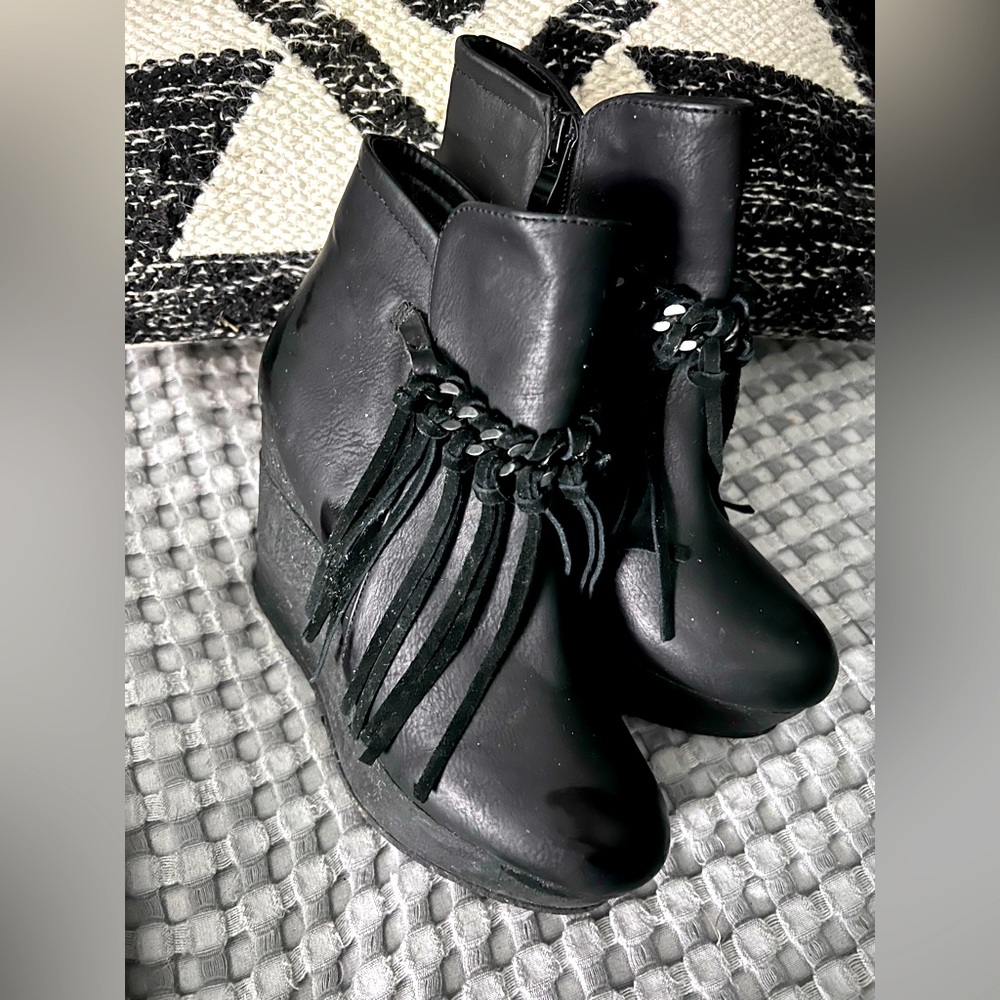 (SALE) NWOT Sbicca Bootie